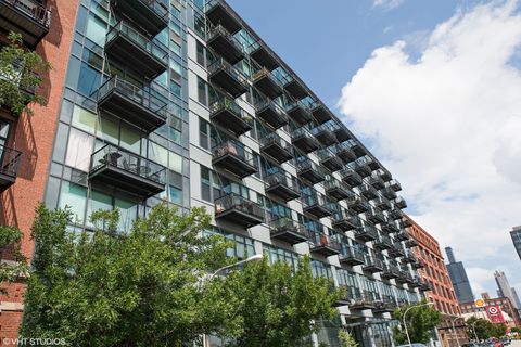 Photo of 1224 W VAN BUREN Avenue #822, Chicago, IL 60607 (MLS # 12631334)