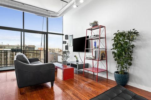 Tiny photo for 1224 W VAN BUREN Avenue #822, Chicago, IL 60607 (MLS # 12631334)