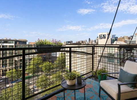 Tiny photo for 1224 W VAN BUREN Avenue #822, Chicago, IL 60607 (MLS # 12631334)