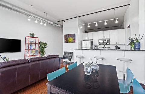 Tiny photo for 1224 W VAN BUREN Avenue #822, Chicago, IL 60607 (MLS # 12631334)