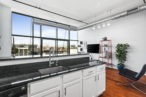 Tiny photo for 1224 W VAN BUREN Avenue #822, Chicago, IL 60607 (MLS # 12631334)