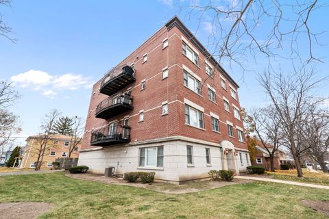 A home in Des Plaines