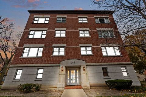 A home in Des Plaines