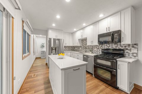 Tiny photo for 2355 Sunnydale Drive, Woodridge, IL 60517 (MLS # 12626548)