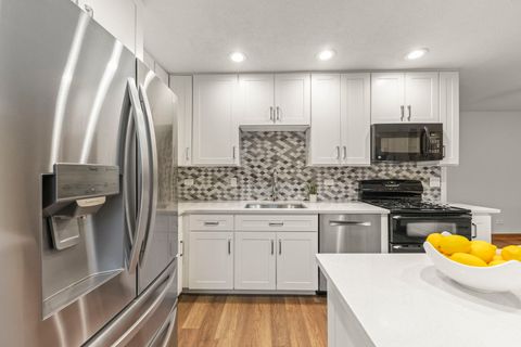 Tiny photo for 2355 Sunnydale Drive, Woodridge, IL 60517 (MLS # 12626548)