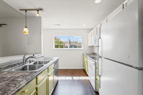 Tiny photo for 2404 Windward Boulevard #202, Champaign, IL 61821 (MLS # 12455995)