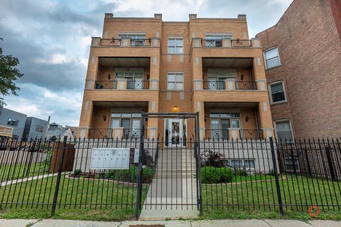 Photo of 4417 S Calumet Avenue #2S, Chicago, IL 60653 (MLS # 12722152)