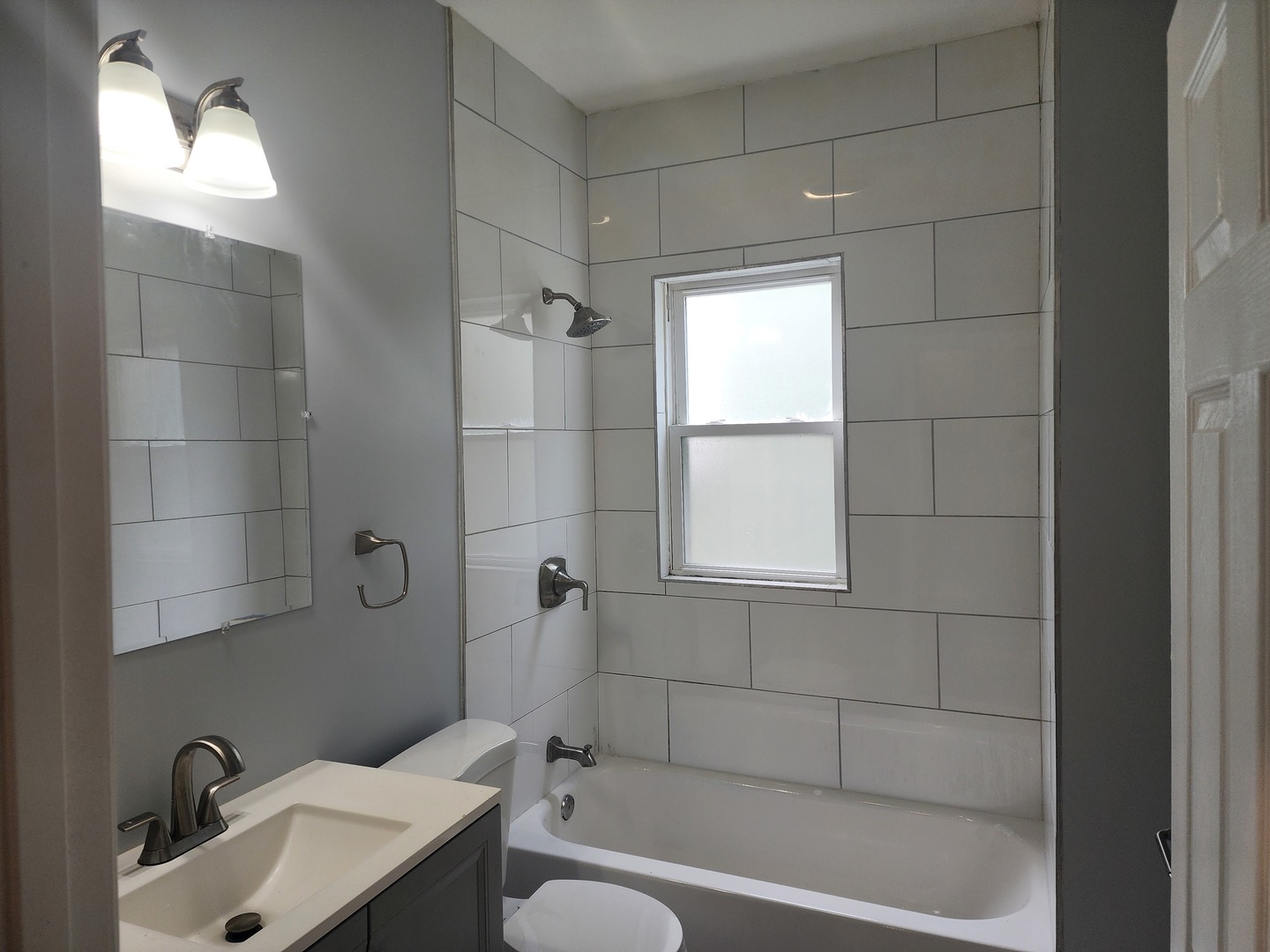 2102 W 68th Place