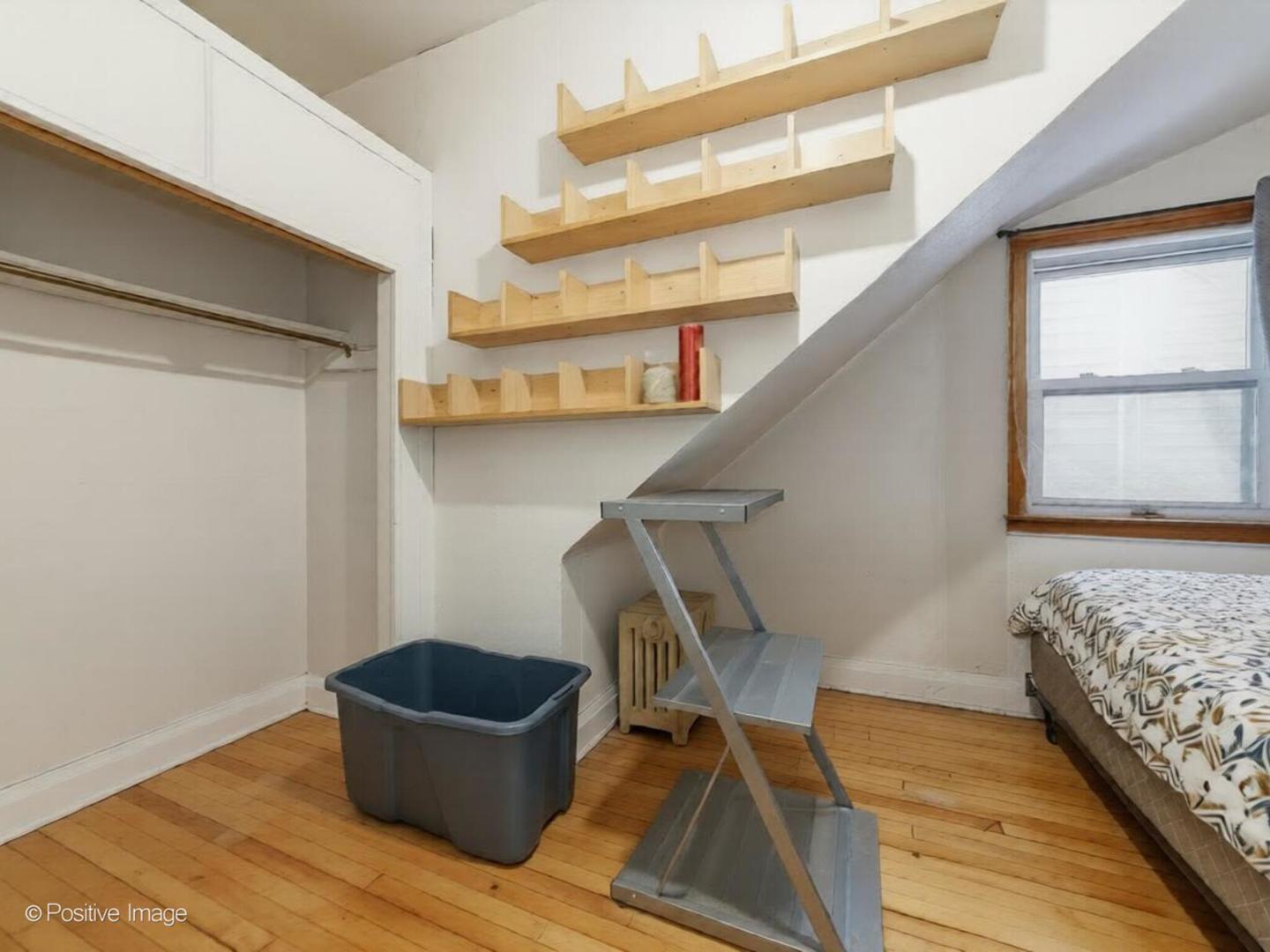 3348 N Albany Avenue