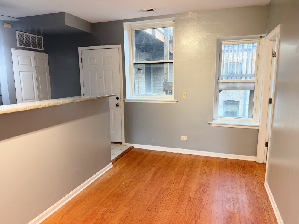 2222 W Rosemont Avenue 2E