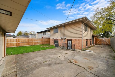 Tiny photo for 14116 S Hoxie Avenue, Burnham, IL 60633 (MLS # 12444433)