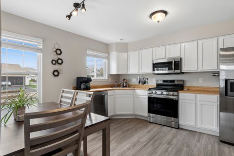 Tiny photo for 217 Kathryn Lane, North Aurora, IL 60542 (MLS # 12616737)