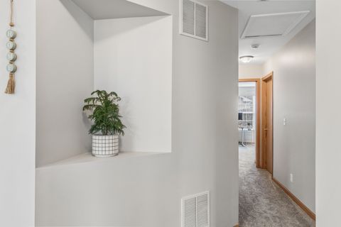 Tiny photo for 217 Kathryn Lane, North Aurora, IL 60542 (MLS # 12616737)