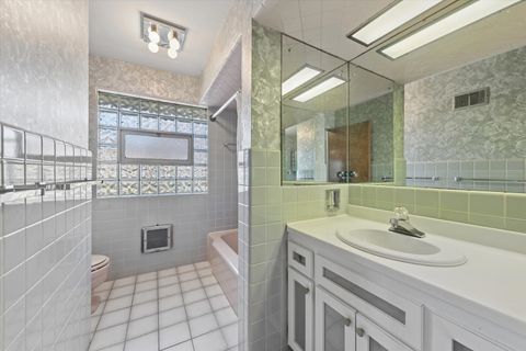 Tiny photo for 936 S Stone Avenue, La Grange, IL 60525 (MLS # 12582227)