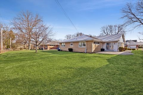 Tiny photo for 936 S Stone Avenue, La Grange, IL 60525 (MLS # 12582227)