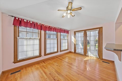 Tiny photo for 936 S Stone Avenue, La Grange, IL 60525 (MLS # 12582227)