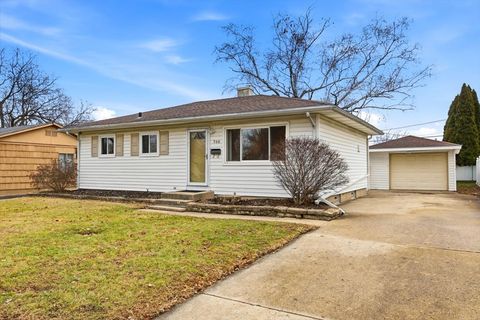 Photo of 900 Brentwood Drive, Joliet, IL 60435 (MLS # 12543716)
