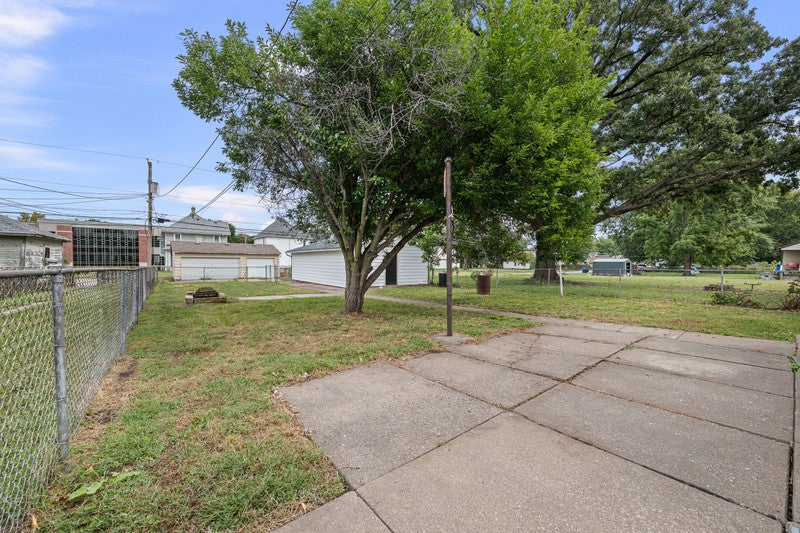 618 W 17th Street