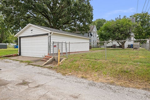 Tiny photo for 618 W 17th Street, Davenport, IA 52803 (MLS # 12757459)