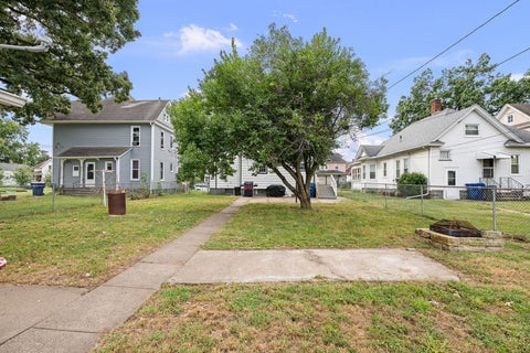Tiny photo for 618 W 17th Street, Davenport, IA 52803 (MLS # 12757459)