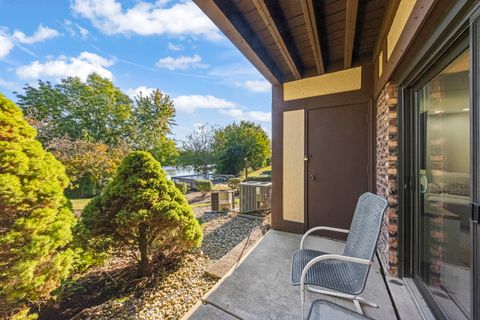 Tiny photo for 1703 Lakecliffe Drive #A, Wheaton, IL 60189 (MLS # 12489237)