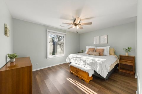 Tiny photo for 1703 Lakecliffe Drive #A, Wheaton, IL 60189 (MLS # 12489237)