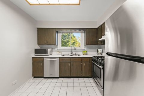 Tiny photo for 1703 Lakecliffe Drive #A, Wheaton, IL 60189 (MLS # 12489237)