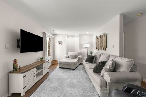 Tiny photo for 1703 Lakecliffe Drive #A, Wheaton, IL 60189 (MLS # 12489237)