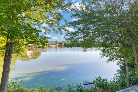 Tiny photo for 1703 Lakecliffe Drive #A, Wheaton, IL 60189 (MLS # 12489237)