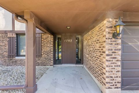 Tiny photo for 1703 Lakecliffe Drive #A, Wheaton, IL 60189 (MLS # 12489237)