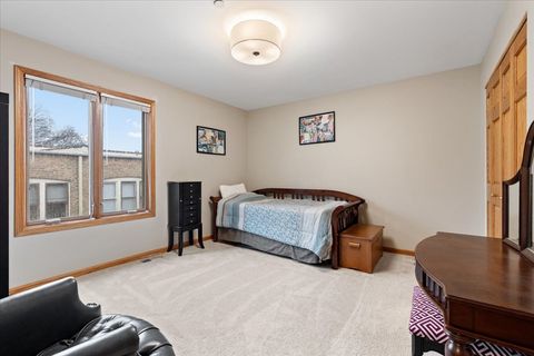 Tiny photo for 407 S Oak Park Avenue #H, Oak Park, IL 60302 (MLS # 12610711)