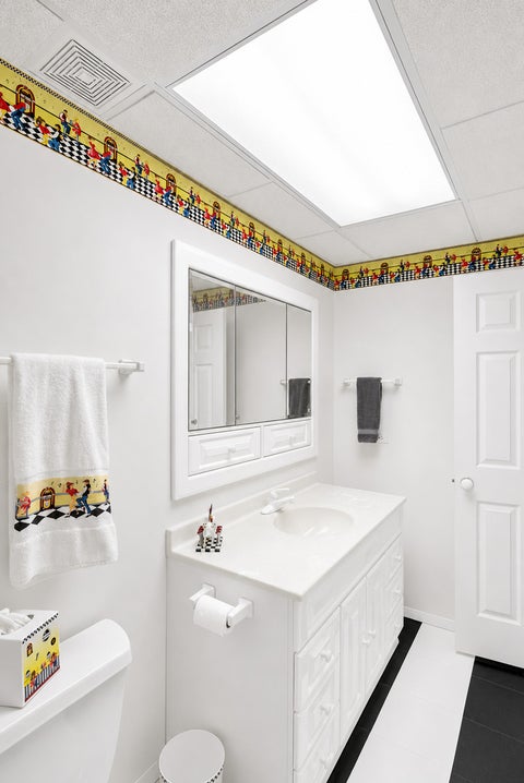 Tiny photo for 631 Mason Lane, Lake In The Hills, IL 60156 (MLS # 12652116)