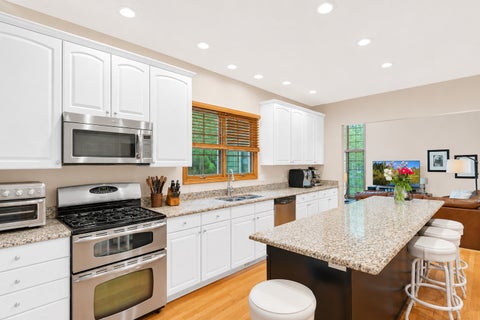 Tiny photo for 631 Mason Lane, Lake In The Hills, IL 60156 (MLS # 12652116)