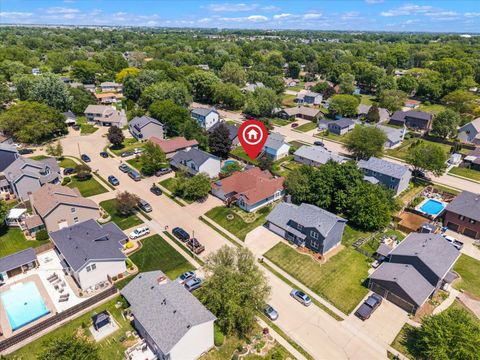 Tiny photo for 4319 Regency Place, Davenport, IA 52806 (MLS # 12655909)