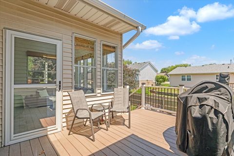 Tiny photo for 4319 Regency Place, Davenport, IA 52806 (MLS # 12655909)