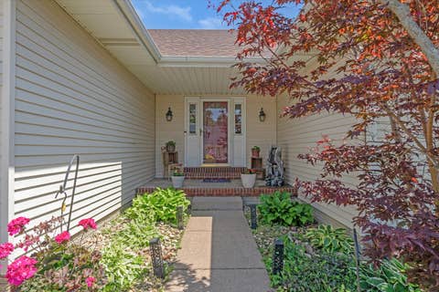 Tiny photo for 4319 Regency Place, Davenport, IA 52806 (MLS # 12655909)