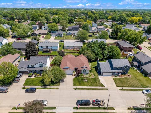Tiny photo for 4319 Regency Place, Davenport, IA 52806 (MLS # 12655909)