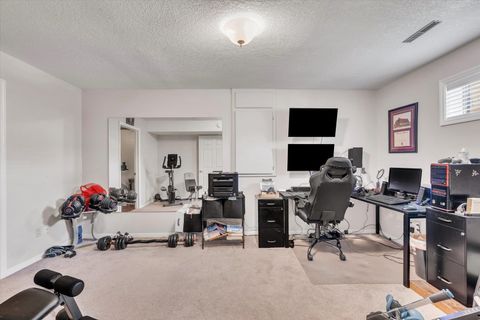 Tiny photo for 4319 Regency Place, Davenport, IA 52806 (MLS # 12655909)
