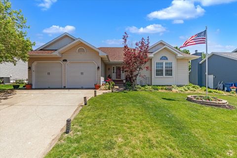 Photo of 4319 Regency Place, Davenport, IA 52806 (MLS # 12655909)