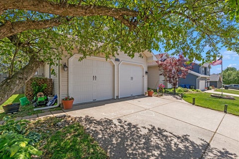 Tiny photo for 4319 Regency Place, Davenport, IA 52806 (MLS # 12655909)