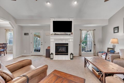 Tiny photo for 4319 Regency Place, Davenport, IA 52806 (MLS # 12655909)