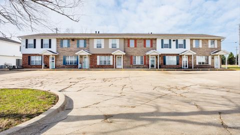 Tiny photo for 23 Fetzer Court #2, Bloomington, IL 61704 (MLS # 12600272)