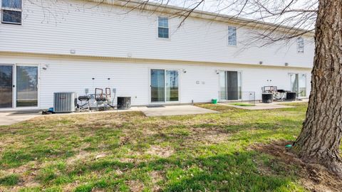 Tiny photo for 23 Fetzer Court #2, Bloomington, IL 61704 (MLS # 12600272)