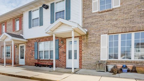 Photo of 23 Fetzer Court #2, Bloomington, IL 61704 (MLS # 12600272)