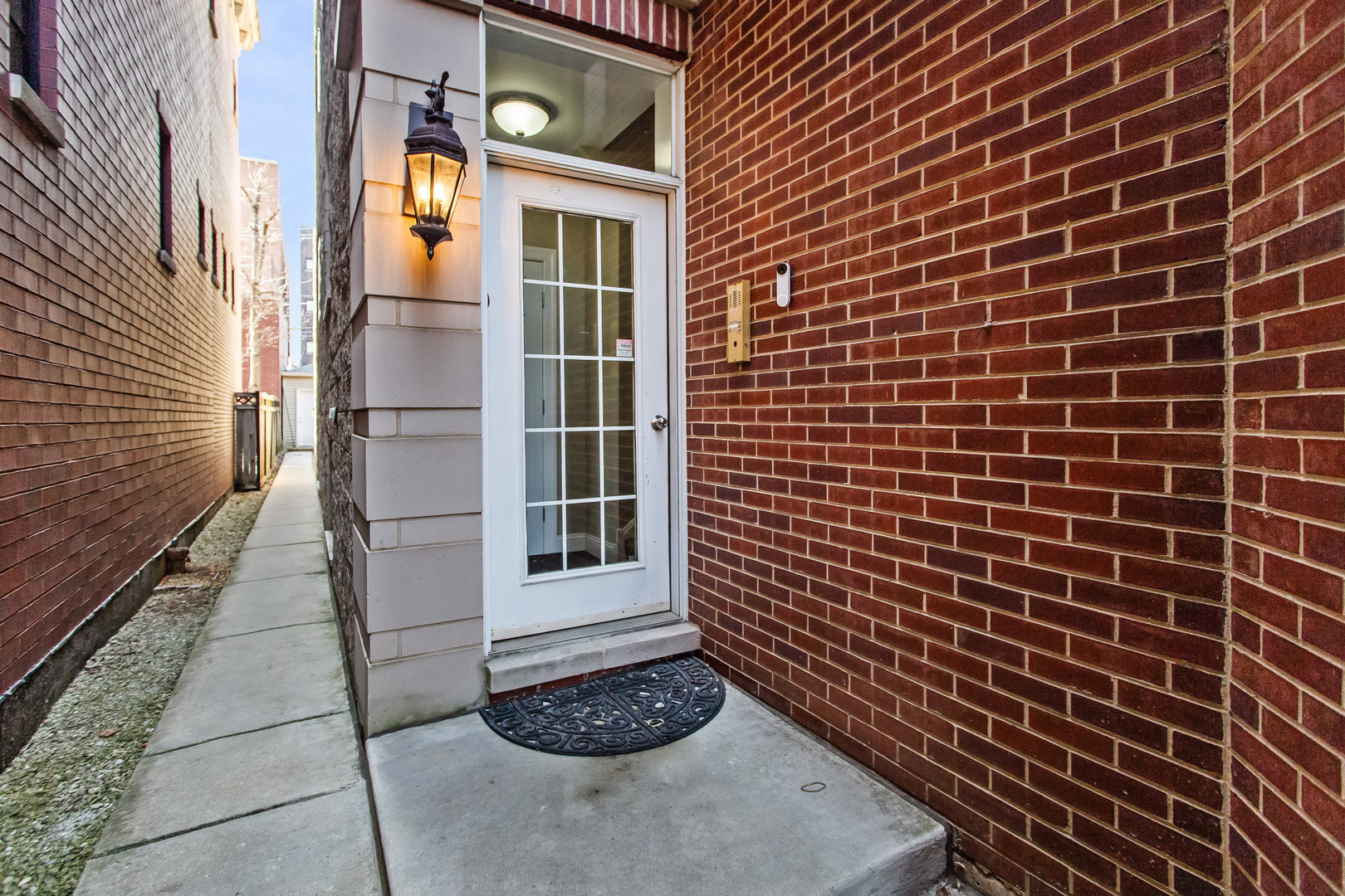 3928 N GREENVIEW Avenue 2