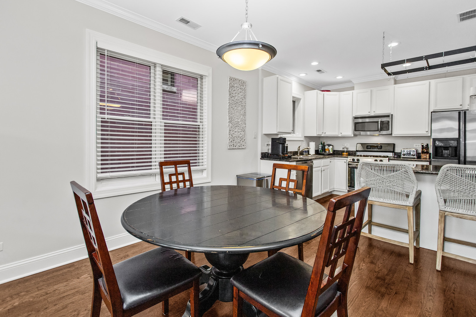 3928 N GREENVIEW Avenue 2