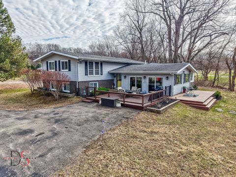 Photo of 152 Beachview Court, Varna, IL 61375 (MLS # 12597334)