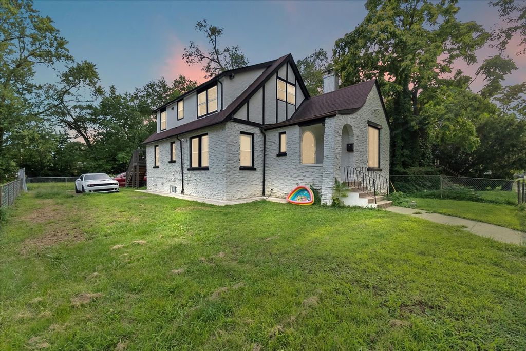 Photo for 28 E 157th Street, Harvey, IL 60426 (MLS # 12498385)