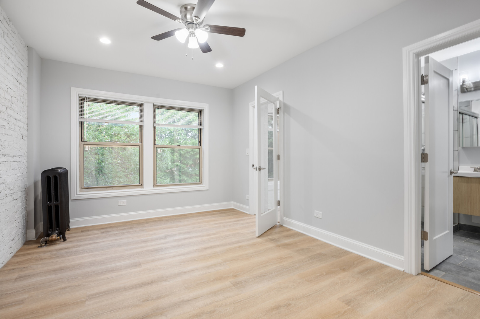 1635 W Chase Avenue 3M