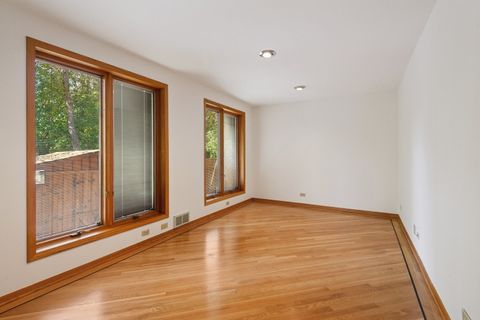 Tiny photo for 6148 N Lowell Avenue, Chicago, IL 60646 (MLS # 12592028)